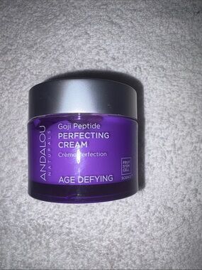 Goji Peptide Perfecting Cream — Purple Age-Defying Moisturizer